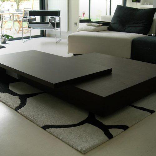 LOUNGE TABLE